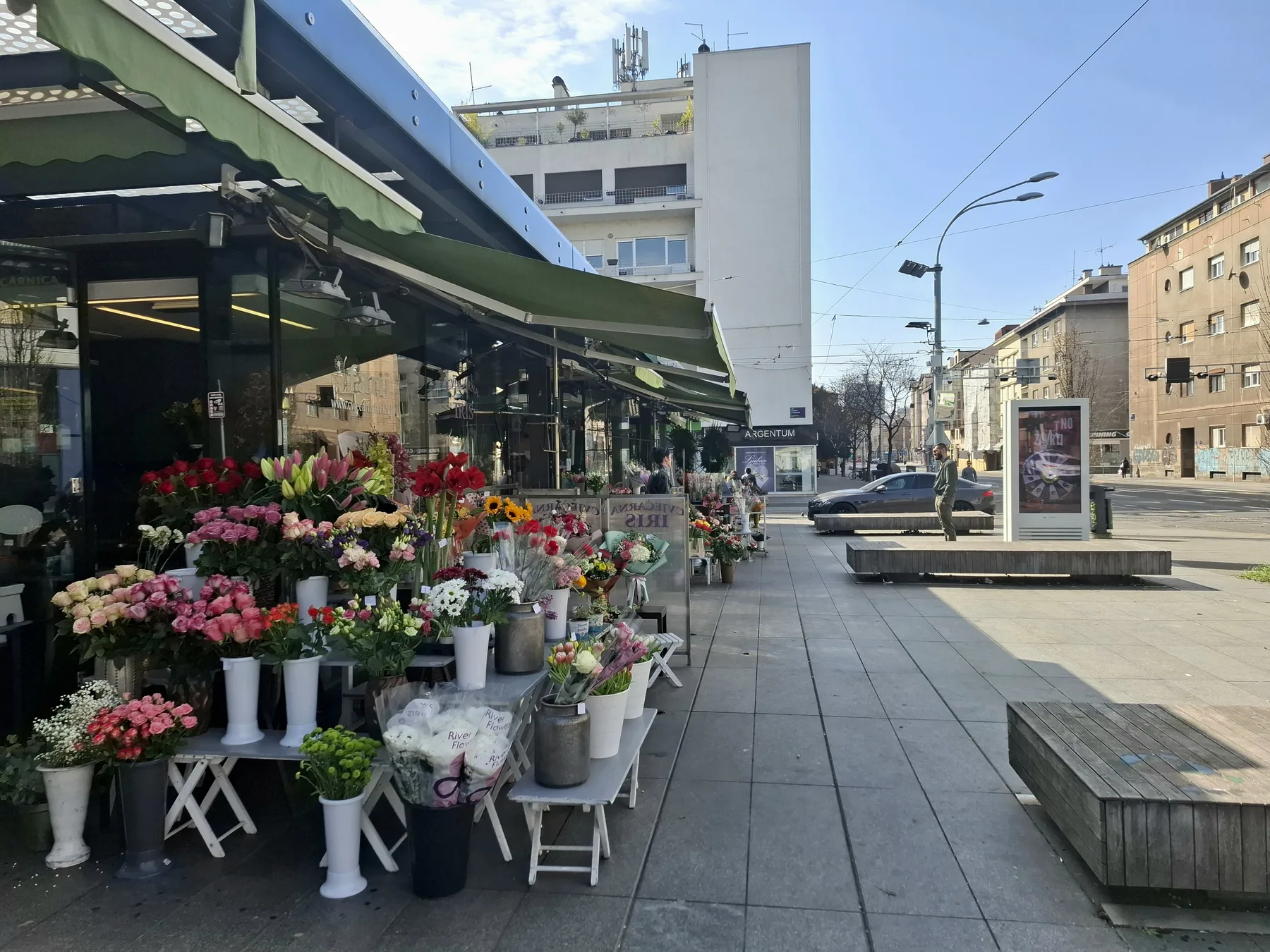 Flower kiosks along the Martićeva edge of Kvatrić market in March 2025