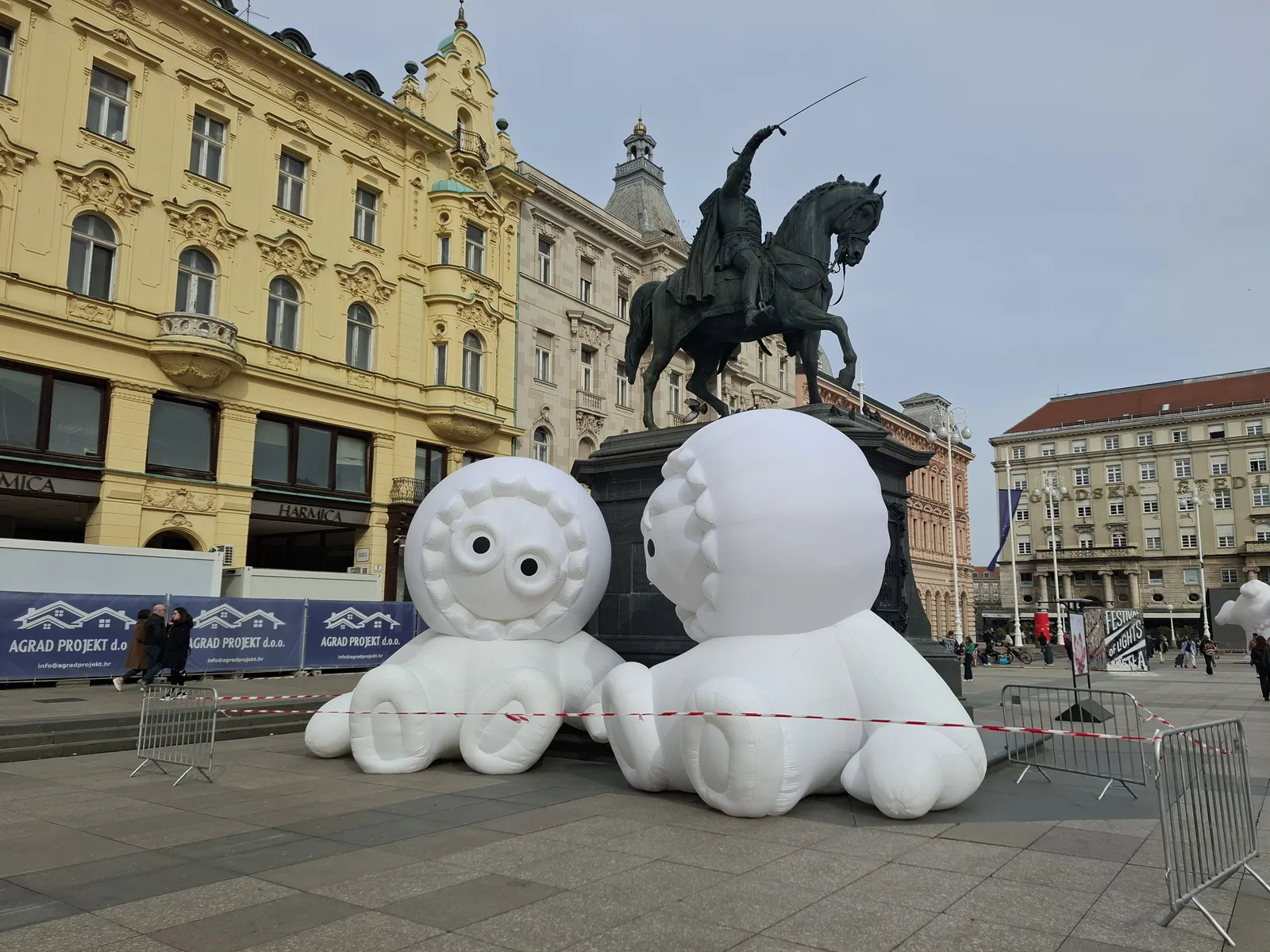 Anooki installation around the Ban Jelačić statue in Zagreb in 2025