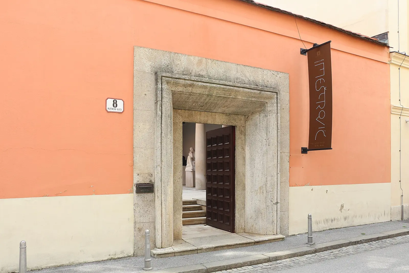 Street entrance to Meštrović Atelier in Zagreb before renovation